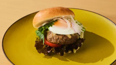 国産牛のビーフバーガー